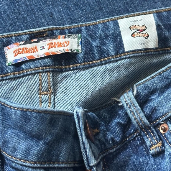 👖🎬 ZENDAYA x TOMMY High‎ Waist Bootcut Jeans | 70s Retro Stretch Women’s 30 - Picture 3 of 9